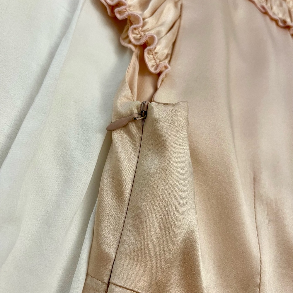 Nanette Lepore 100% Silk Satin blouse top. Looks stunning. - Picture 8 of 9